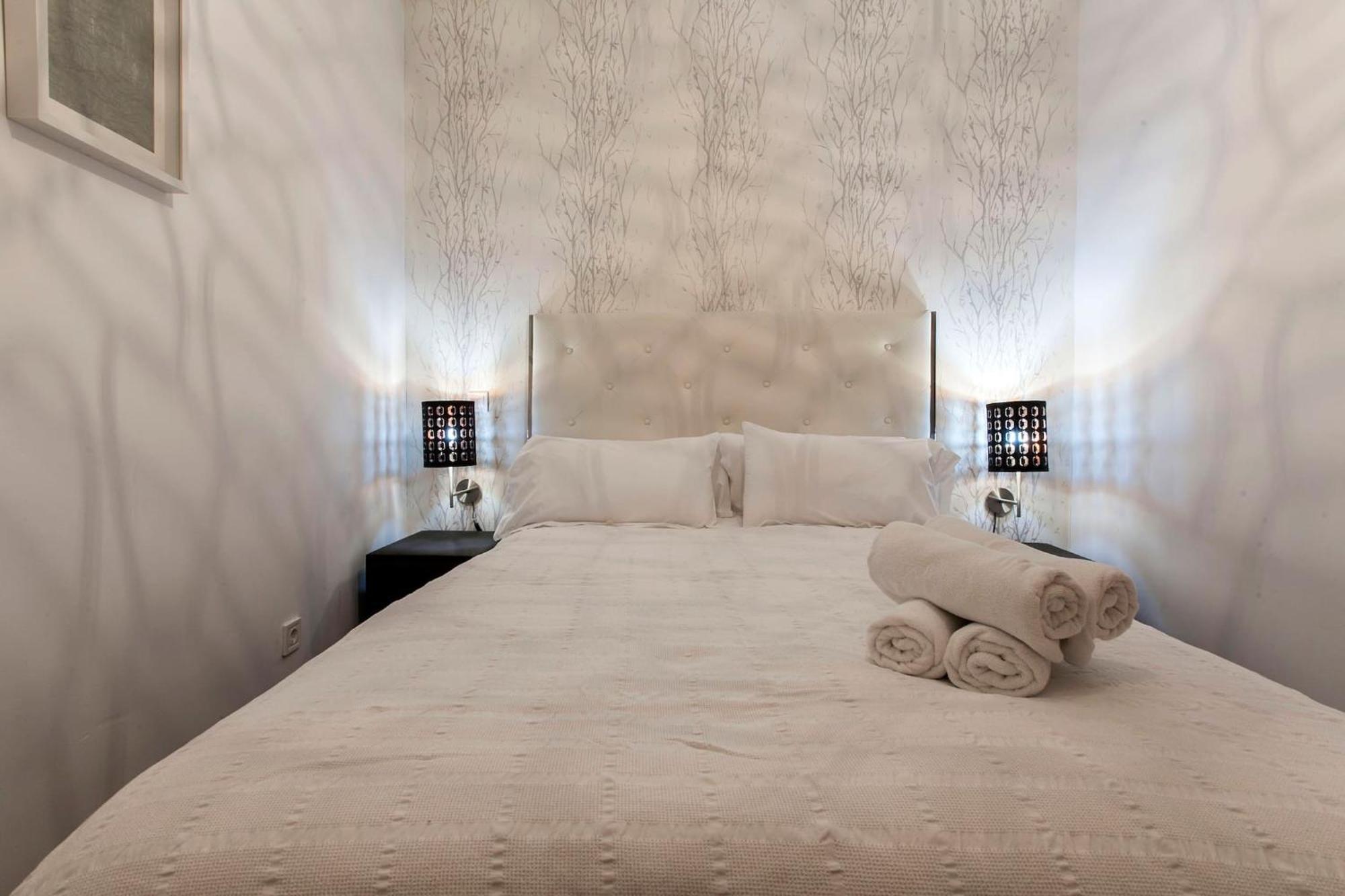 Apartamentos Day Madrid Callao Centro Gran Via Sol Malasana Dış mekan fotoğraf