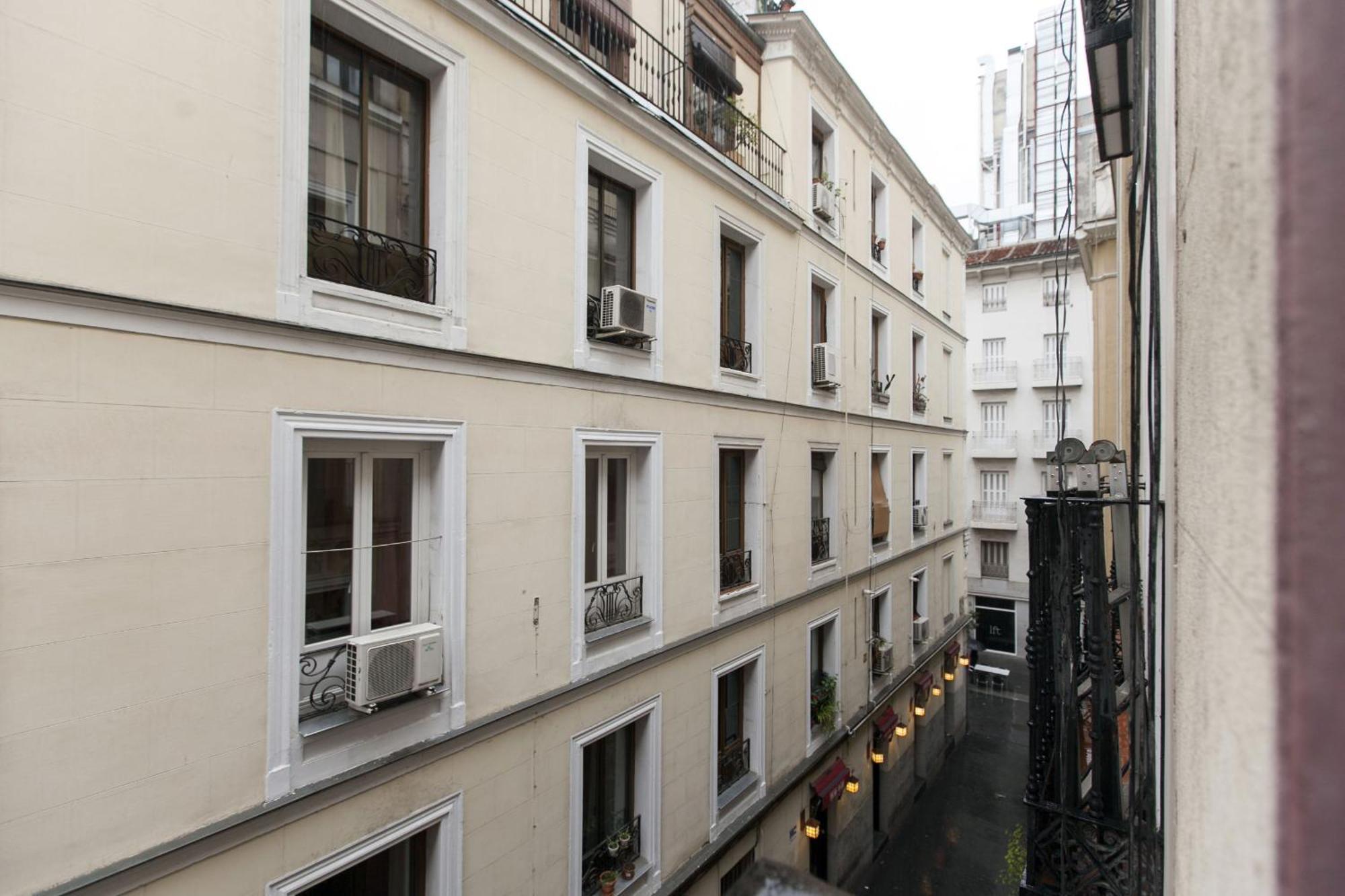 Apartamentos Day Madrid Callao Centro Gran Via Sol Malasana Dış mekan fotoğraf